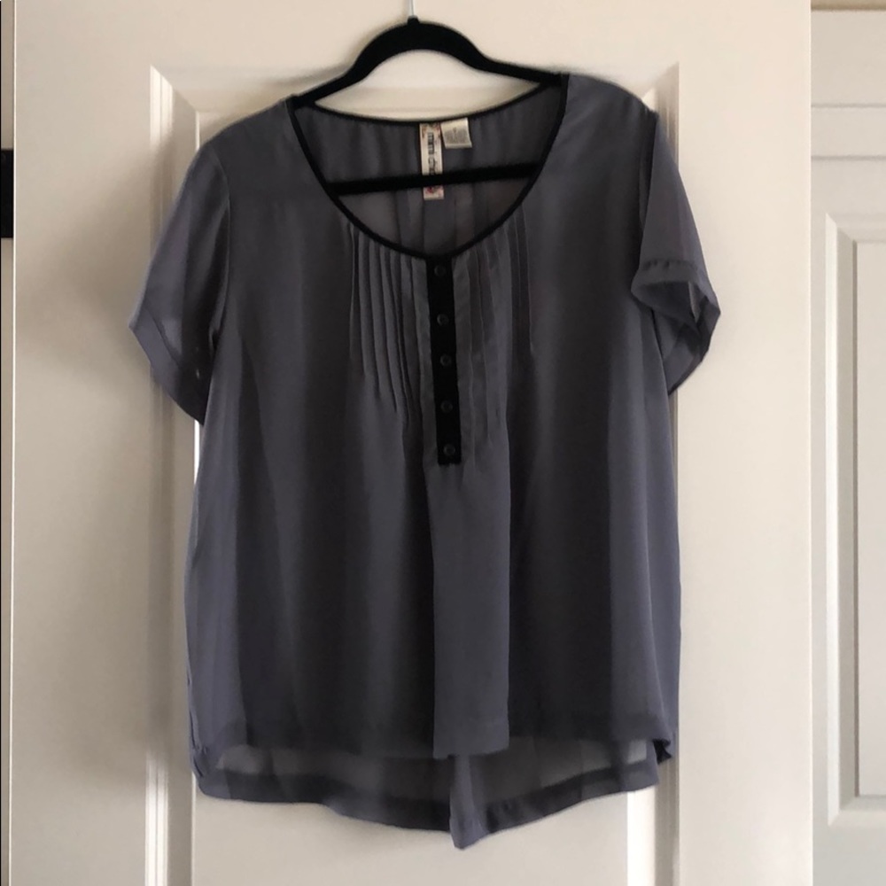 Flowy gray blouse